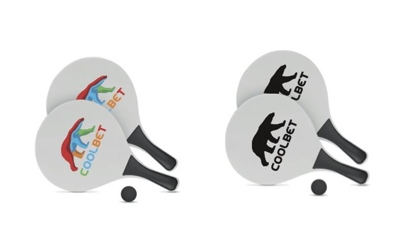 Siste rest fra sommerkolleksjonen skal ut 🌼🌸

Vi har igjen fire hengekøyer og åtte sett med strandtennis, og ALT skal ut i dag 🤞🏻

✅ 🔁 for hengekøye
✅ ♥️ for strandtennis

Trekker mange heldige vinnere i kveld 🤩

#coolbetmerch #merchandise