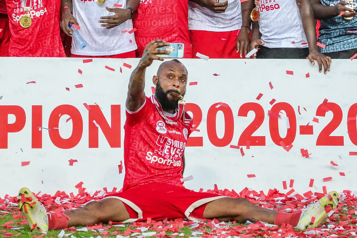 SimbaSC_EN's tweet photo. π€³π½π
#DoubleBack2Back #NguvuMoja https://t.co/WA4rRLFUVH