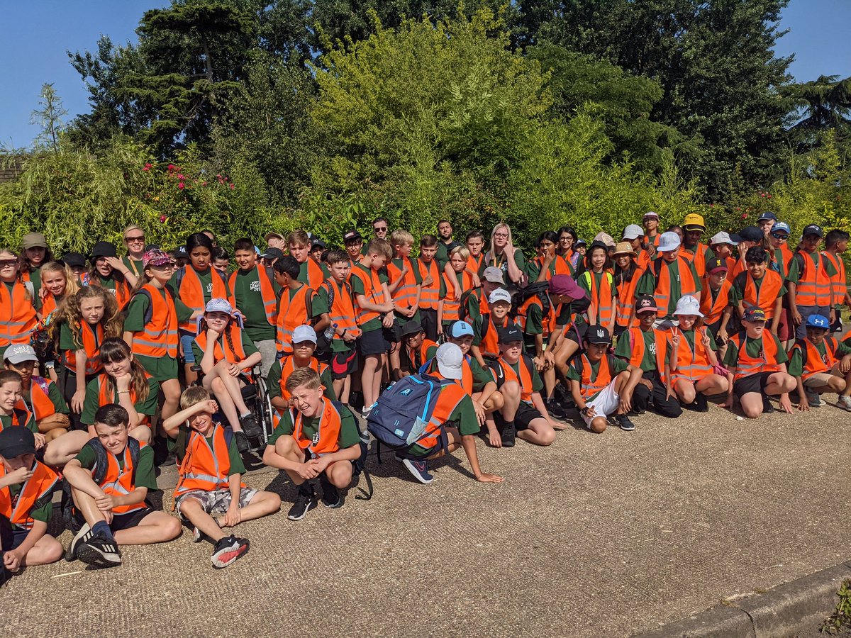 AlisonDay100864's tweet photo. We've arrived! @cheamparkfarm  Year 6 Class of 2021 @CWOA https://t.co/SaX6EJd27i