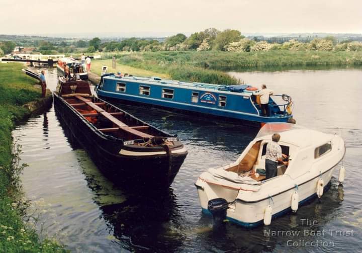 Throwback Thursday 

NUNEATON ascending Caen Hill flight near Devizes on the Kennet and Avon - summer 1996.

Image source and photographer unknown.

#ThrowbackThursday #workingboats #canallife #historicnarrowboats #narrowboats #HistoricCanals #nationalhistoricships