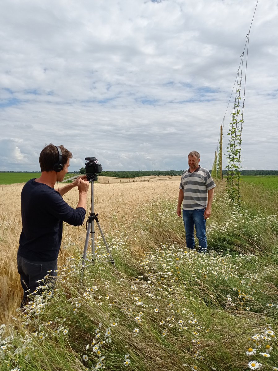 Silence, ça tourne ! 
Bientôt de nouvelles vidéos pour la promotion de l'agroforesterie en maraîchage, élevage et grandes cultures avec <a href="/IciOnSeme/">Ici On Sème</a> 
🌾🌳🌾🌳🌾