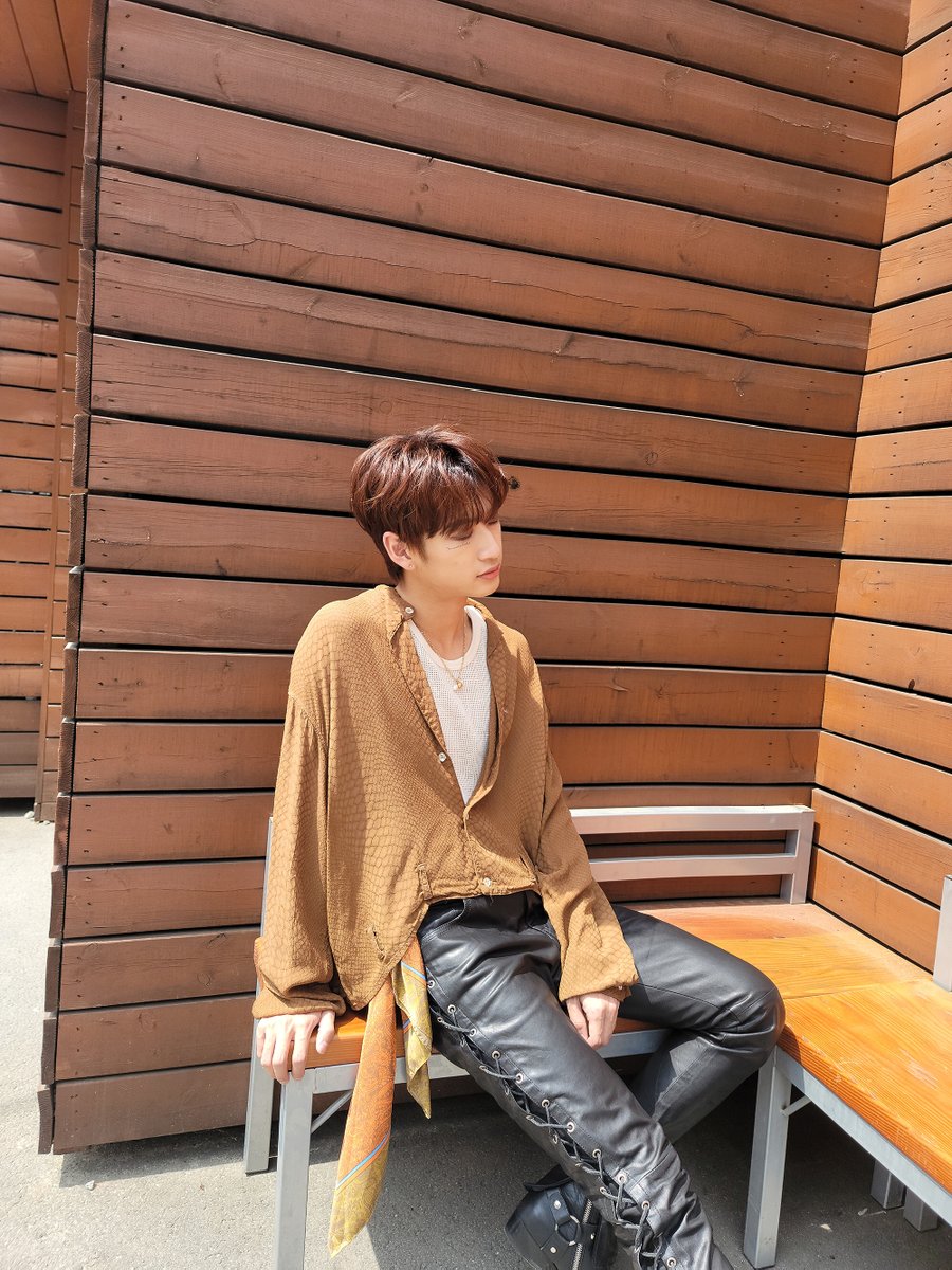 OmegaX_members's tweet photo. [#OX]

뮤비 때 한겸이형이 찍어준 사진😃💜

#OMEGA_X #오메가엑스 #태동 https://t.co/FyhKF0KwWY