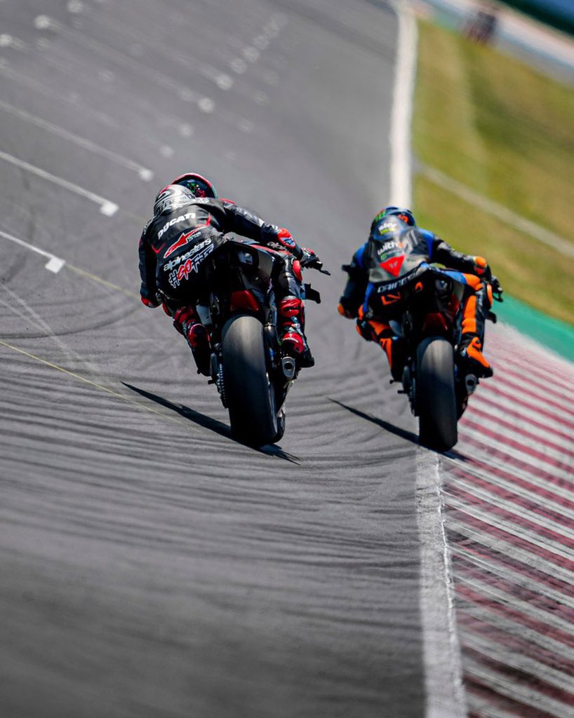 PeccoBagnaia's tweet photo. Day 2 1:35.120 π₯
Today with perfect track condition we did something incredible for a street bike π₯
The V4s is an amazing bike π #gofree #ducatiteambuilding @VRRidersAcademy @ducaticorse @MonsterEnergy @alpinestars @SuomyOfficial https://t.co/JjmgR0jXuo