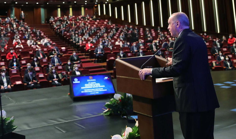 Erdoğan görmesin: AKP Genel Başkan Yardımcısı'nın FETÖ tweetleri gündem oldu cmhr.yt/hWAF