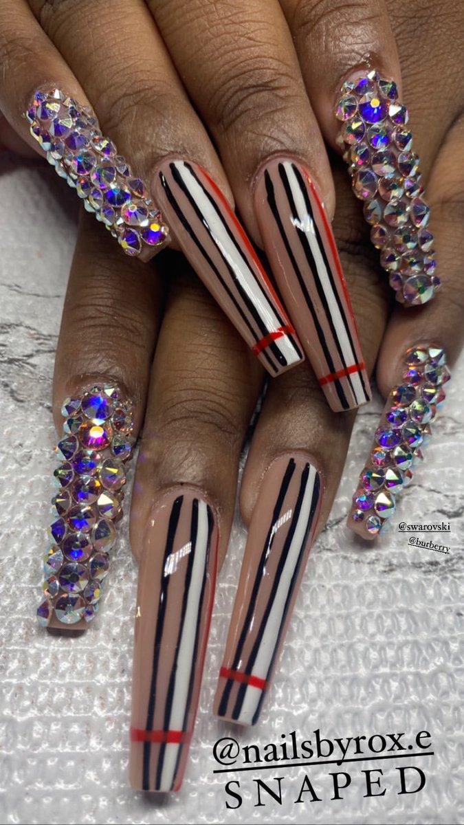 nailsbyroxe's tweet photo. I’ve been doing nails for 7 1/2 years sometimes it really doesn’t feel like it.. https://t.co/djdRQXGr0l