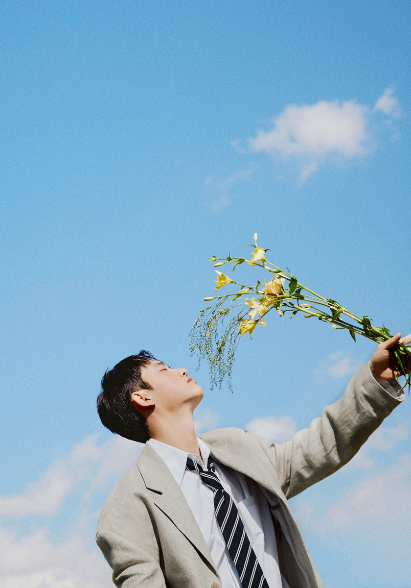 #EXO’s #DO shares new mood sampler Version 3 and more stunning concept teaser pics for his hugely awaited 1st Solo Album #Empathy, dropping July 26 at 6 p.m. KST.!👨‍🎤🌾🌻🎥📸💿💥2️⃣6️⃣🔥👑💚
facebook.com/worldmusicawar…