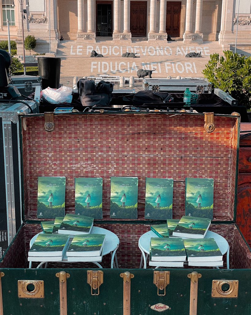 “Le radici devono avere fiducia nei fiori” 🌷 
#SusyGalluzzo
#quellochenonsai #libri #book #bookstagram #books #leggere #libro #libridaleggere #instabook #reading #lettura #booklover #arte #frasi #libreria #poesia #instalibri #librichepassione #citazioni #pensieri #italia