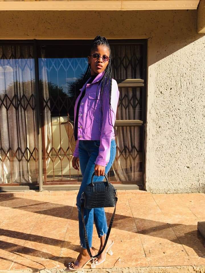 QMahikeng's tweet photo. Meet Remmogo!

A 17 year old currently in the process of completing her studies.

If you would like to see her make the top 20, Like - Share - Comment https://t.co/FZxoknbvH5