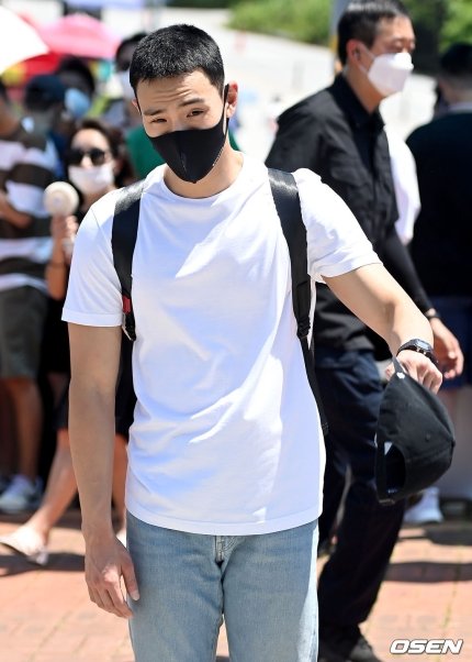 mxsupergom's tweet photo. #셔누 훈련소 입소 기사사진 타래 https://t.co/b7a2AT1mJZ