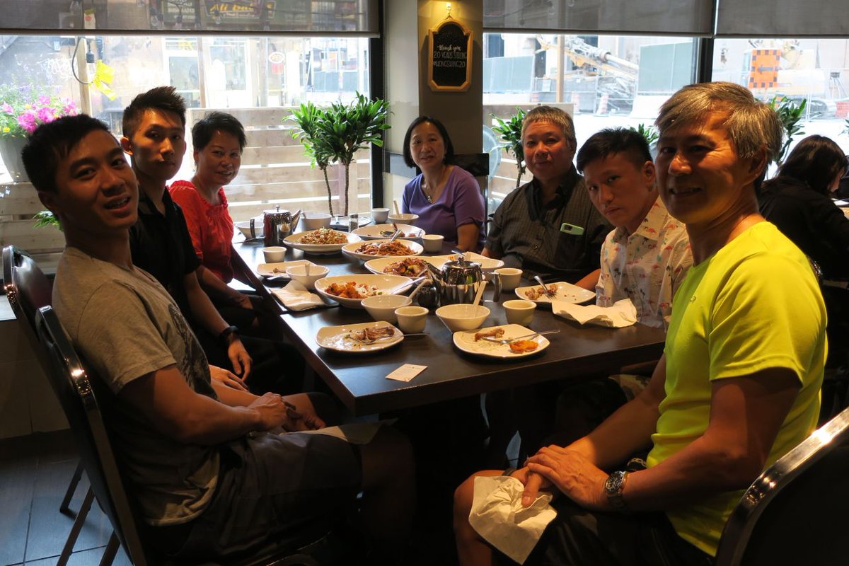 daviding's tweet image. Hong Shing: Family dinner at restaurant in Toronto Old Chinatown, updated by a second generation owner. Cantonese cuisine with northern options featuring numbing Sichuan peppers, background house music might be better appreciated by late night… bit.ly/3eItEqW [tumblr]
