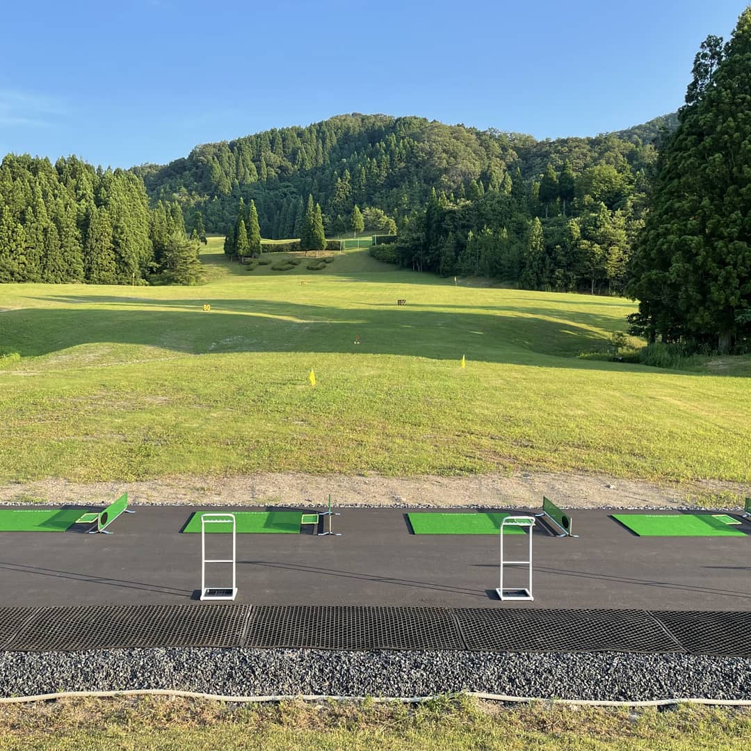 本日から練習場がオープンしました👏
※使用可能なクラブは飛距離180ヤードのユーティリティまで。

#越前武生カントリークラブ
#武カン
#福井県
#越前市
#練習場オープン