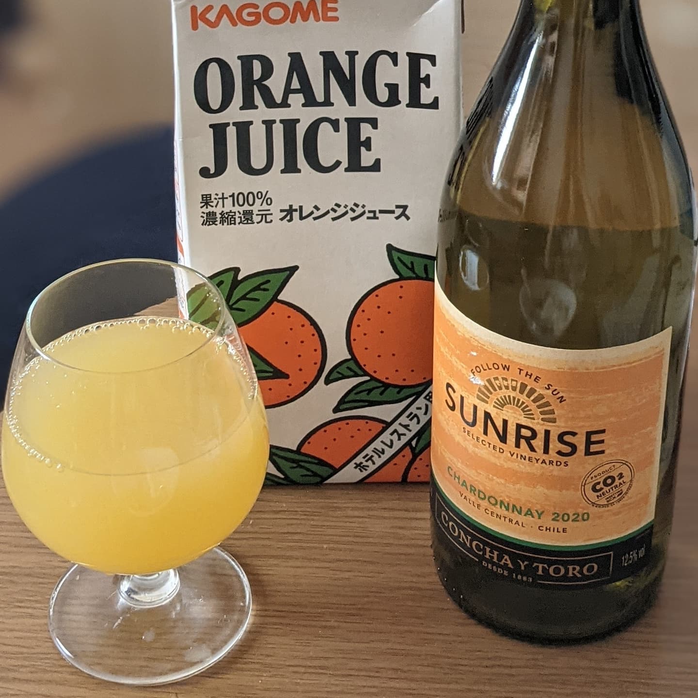 逸酒創伝 いっしゅそうでん お酒のセレクトショップ カゴメ オレンジジュース は 濃いオレンジ の香りと爽やかな飲み心地の100 ジュース オレンジを丁寧に搾っているから感じられる豊かな香りとフレッシュさが特長です 朝はグラノーラと