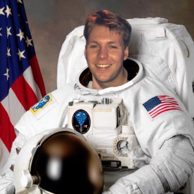paytonbrusse's tweet photo. gonna tell my kids this was jeff bezos https://t.co/oEpueS49DS