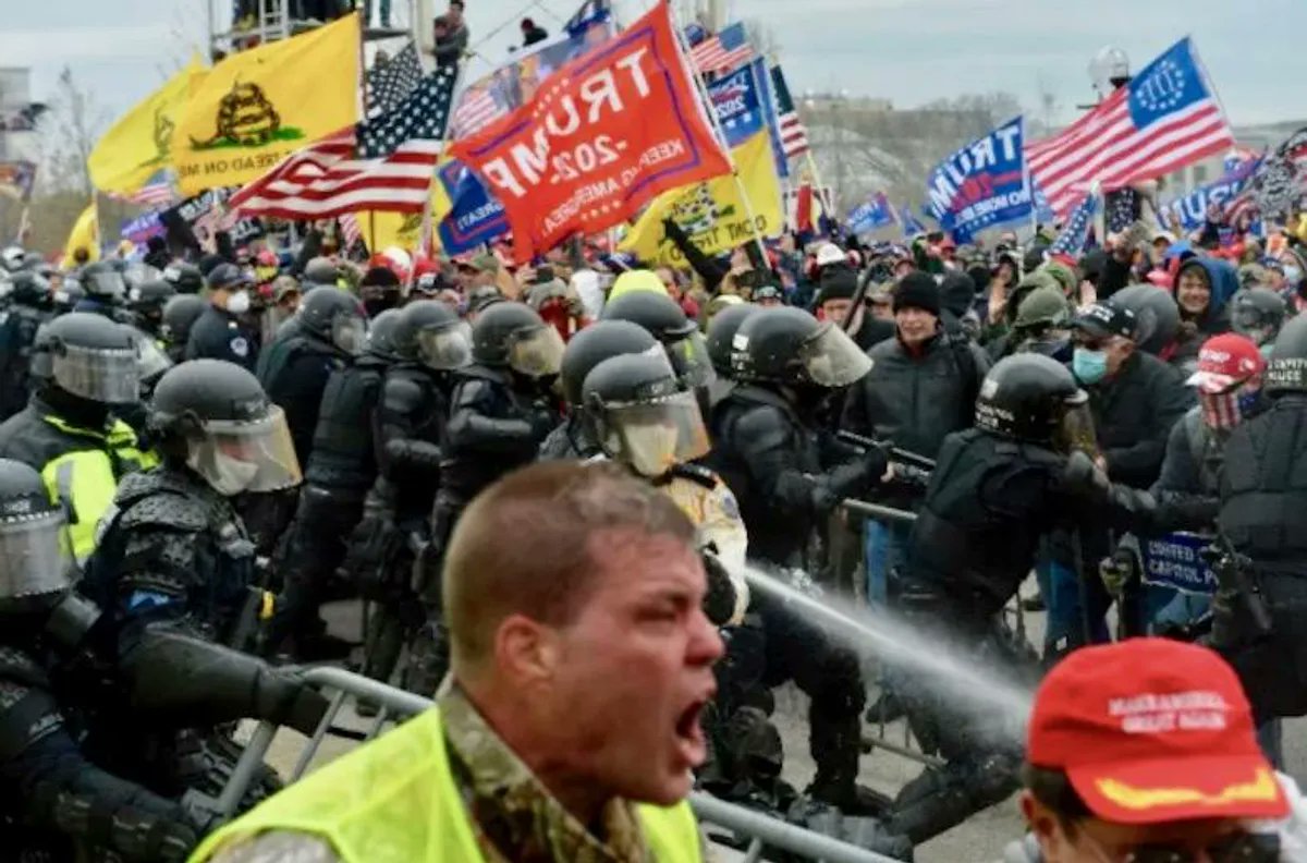 IMO Tucker's Officer Dunn tirade is just part of the increasingly corrosive narrative he's pushed since election day 2020, & esp. since 1/6.
Dunn is one of hundreds of brave LEOs who saw with their own eyes the extreme violence Trump has encouraged, enabled & (still) condones. https://t.co/31lKG8zo4B https://t.co/3jkjExGwqO