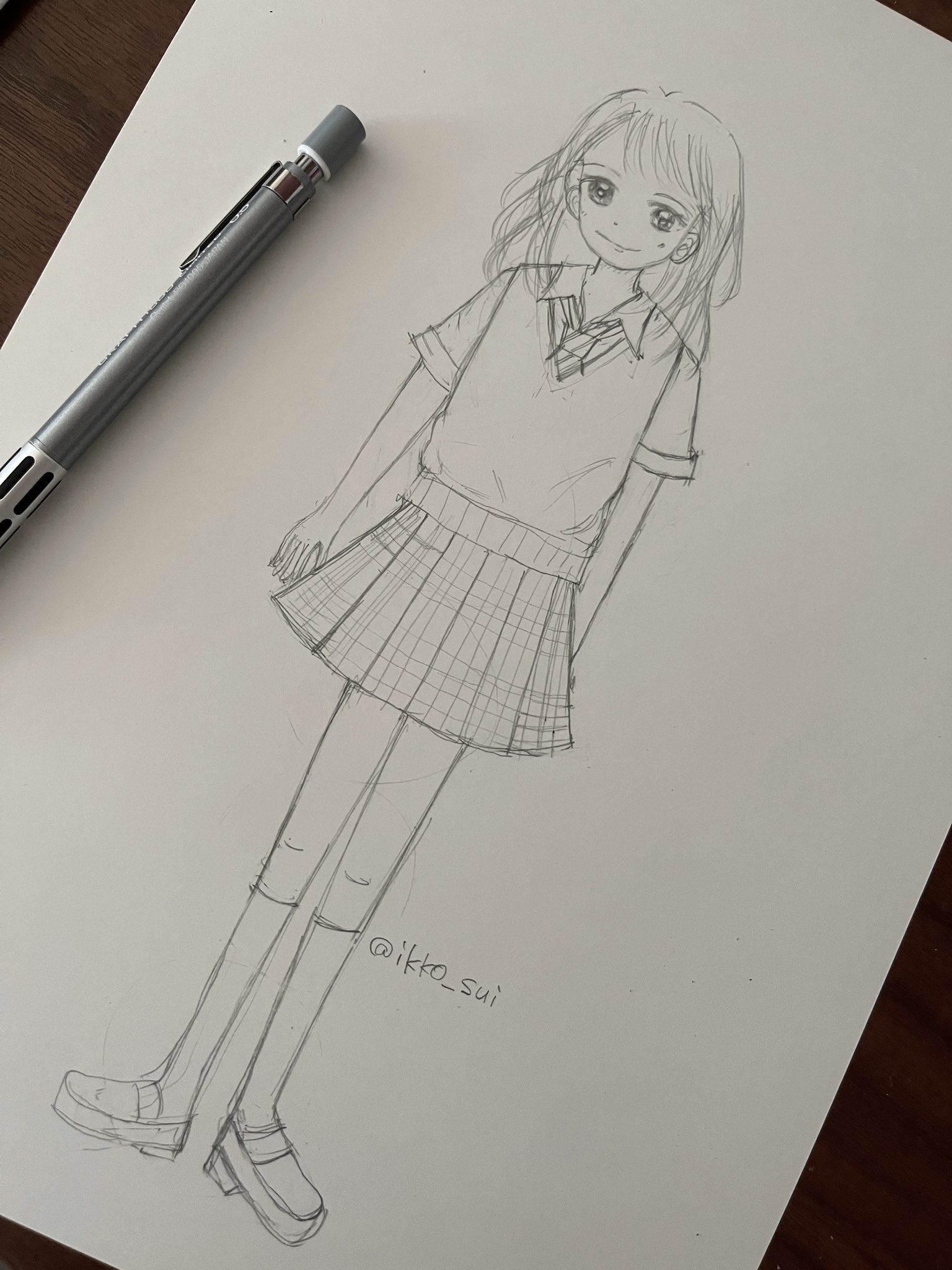 Ikko Sui 制服向上委員会 これは下書き ペン入れまでは上手く行ったけど 色塗り失敗したから Digitalに切り替えます さてさて この制服はどこの制服でしょうか ヒント 神奈川県 私立 共学 またupします 制服イラスト 女の子 イラスト