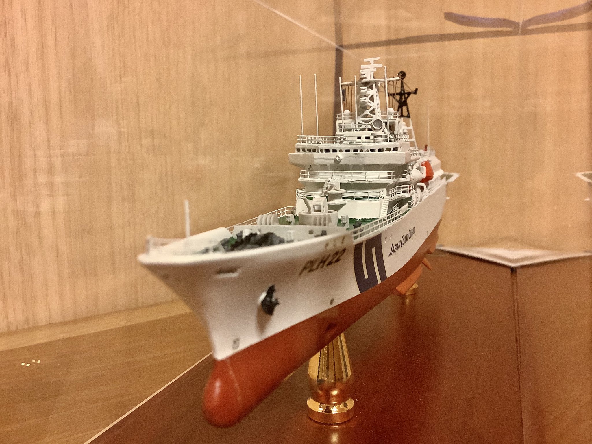 客船あるぜんちな丸1/500 船 薄暗く 完成模型 ケース入 小西 客船あるぜんちな丸1/500 船 薄暗く 完成模型 ケース入 小西