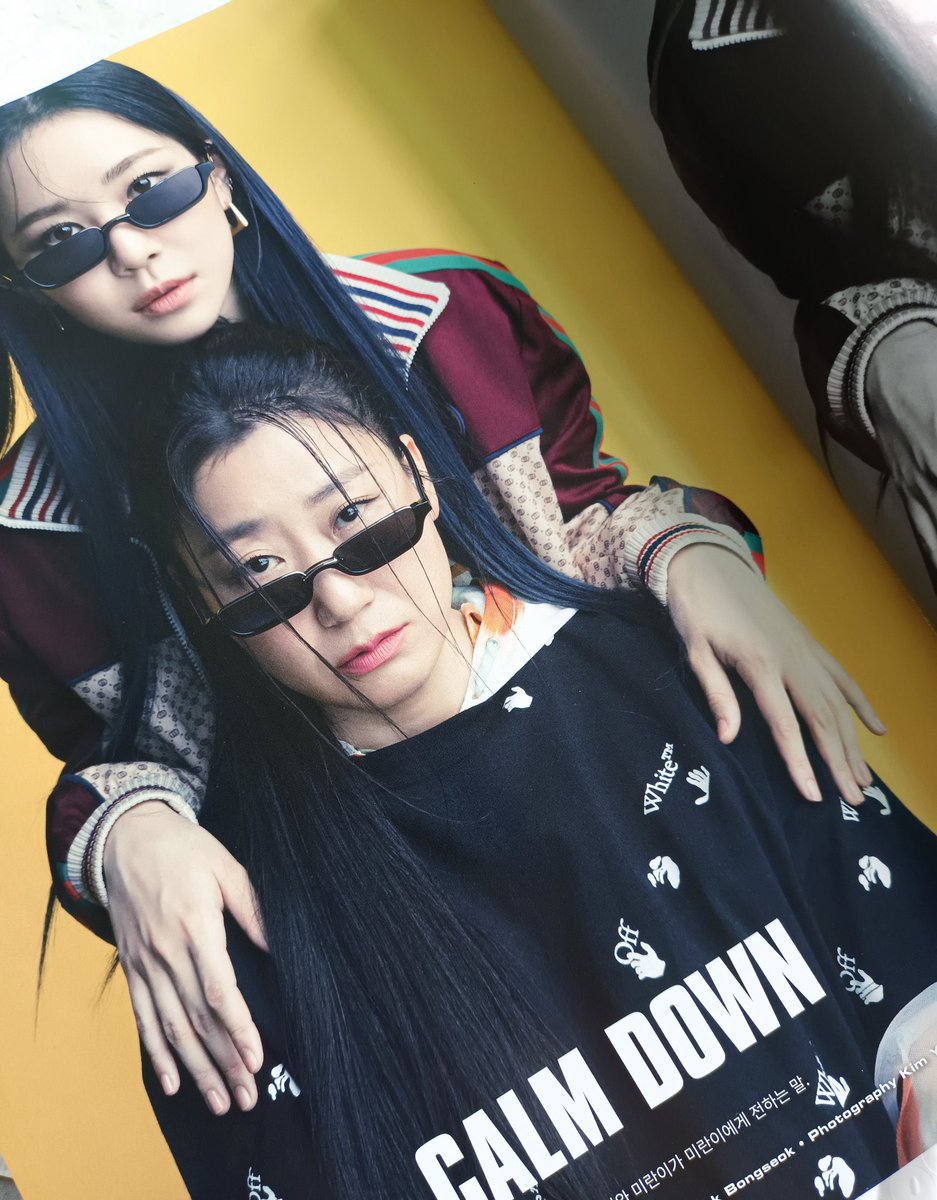 RaMiranThailand's tweet photo. Dazed June Issue is finally arrived in 태국! 👏🏻👏🏻👏🏻 @DazedKorea #라미란 #미란이 #라미란이 #RaMiran #Mirani #RAMIRANI #2021년을잘보내는방법
#6월을_잘_보내는_방법 @ra_sookTH https://t.co/hnxjXUb1yj