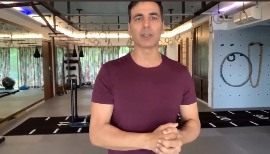 deewane_filmy's tweet photo. Why you are soooooooo Cuuuuuuteeeeee my love @akshaykumar?😍😍

50DAYS TO AKSHAYs BDAY https://t.co/iYjwUhBUP0