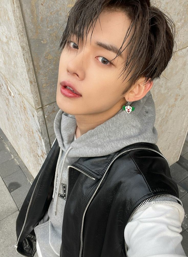 orderformoa's tweet photo. order: cake
for: @iKissJuni
from: yeonjun
💌: yeonjun is proud of you! you’ll get through this, i know you will. we are both here for you, our beloved <3 https://t.co/4hSSa7ft8A
