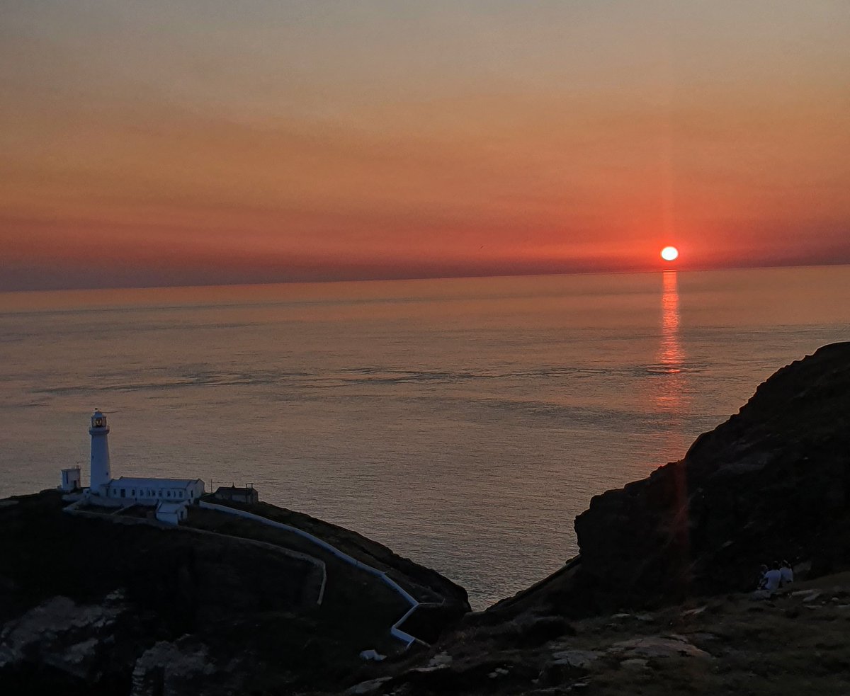 Sunset at Southstack Lighthouse, Holyhead, Anglesey 😍