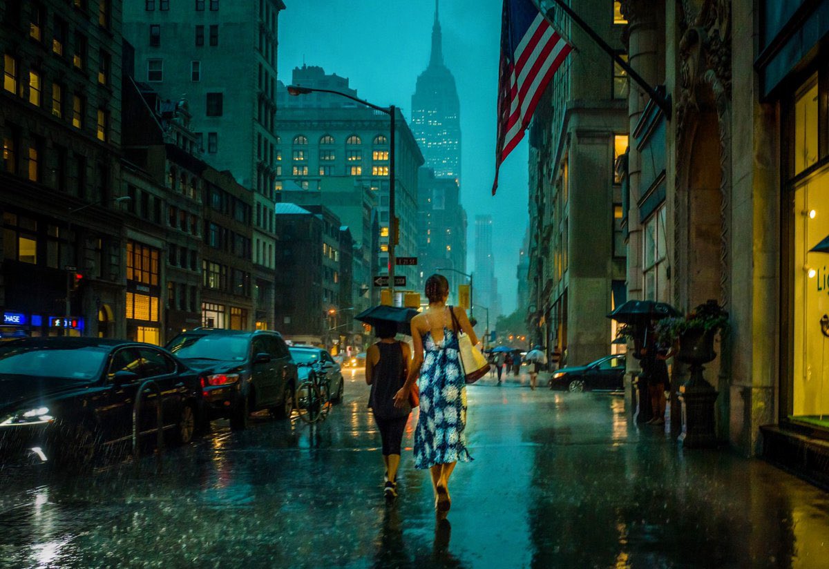 Day in new city. Ливень в Нью-Йорке. Дождливые улицы Нью-Йорка. Улицы Нью Йорка в дождь. Ночной дождливый Нью_ Нью Йорк.
