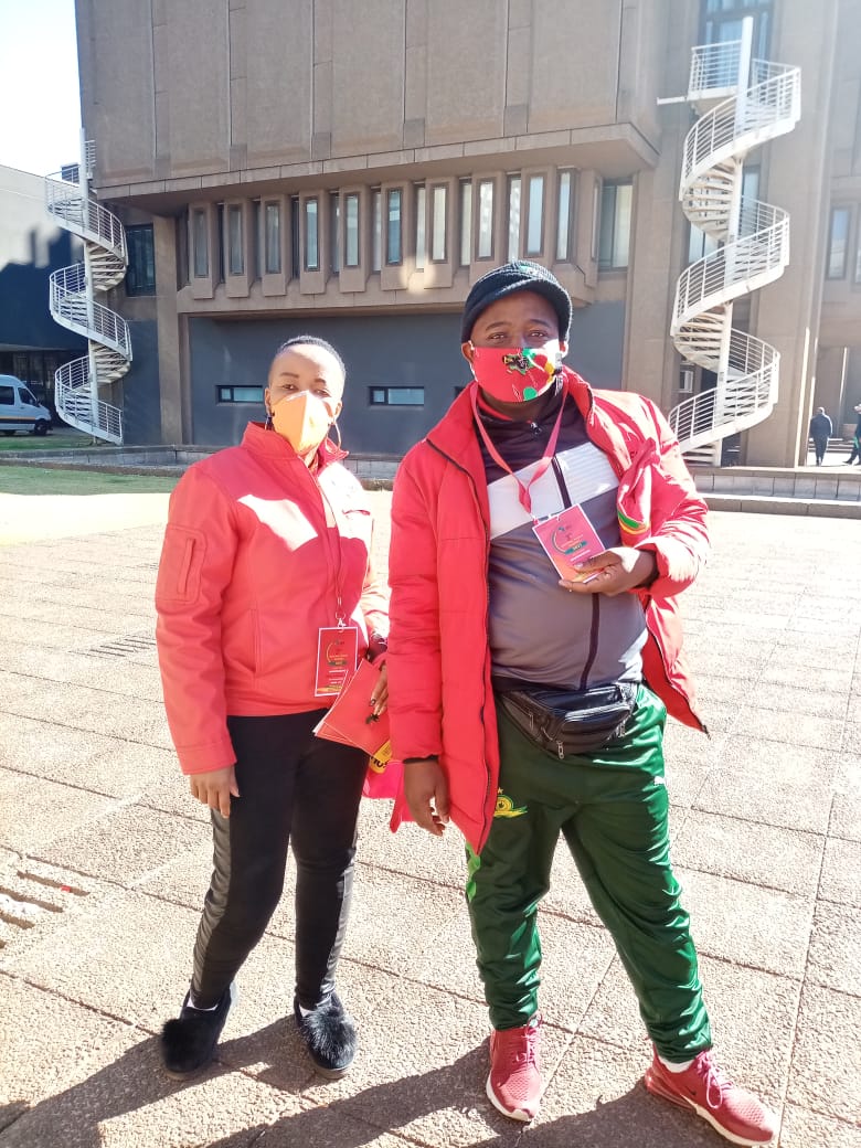 Tau32323937's tweet photo. #ward111 greatings leadership ✊ https://t.co/VLeAMpYozP