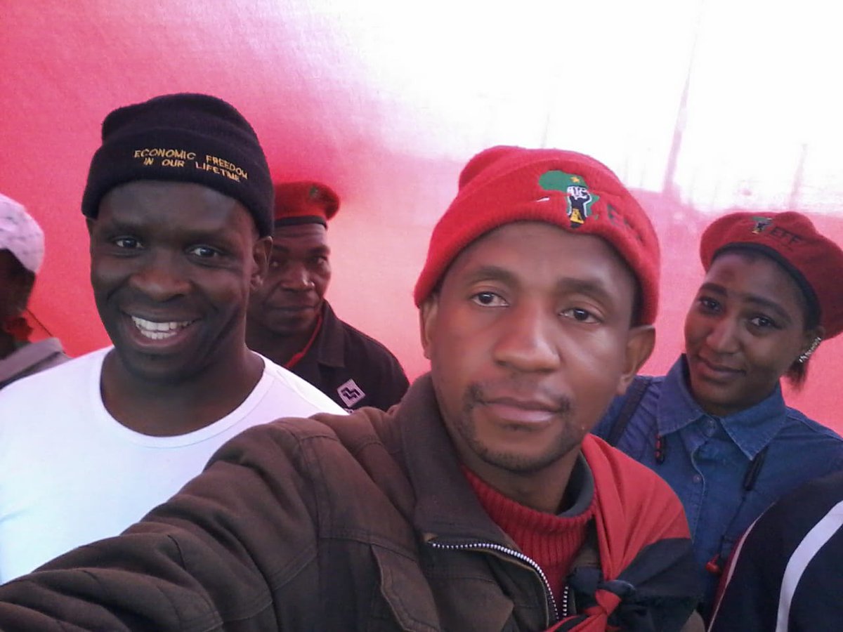 Tau32323937's tweet photo. #ward111 greatings leadership ✊ https://t.co/VLeAMpYozP