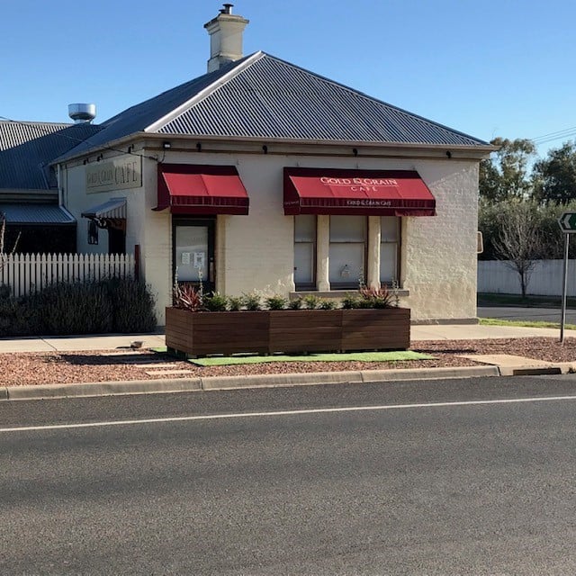 A series of outdoor planter boxes are now in place in Broadway, #Dunolly to help support our local hospitality industry during the pandemic. All components of the boxes have been purchased or made locally with funding from the <a href="/VicGovAu/">Victorian Government</a> Outdoor Eating and Entertainment Package.