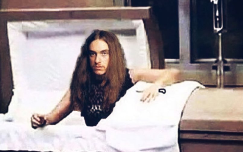 Cliff Burton, al enterarse que hay una versión reguetón de un tema de Metallica.