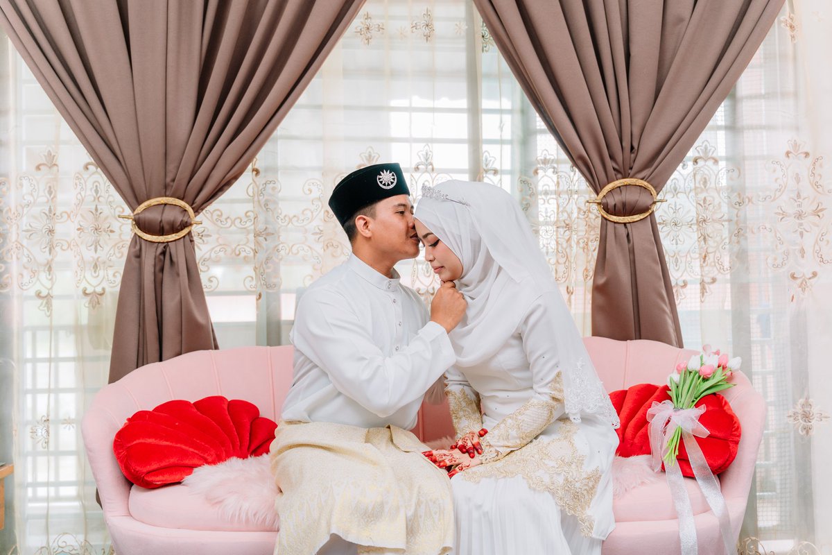 iHX_Production's tweet photo. No Pelamin?
No problem! 

A simple arrangement of sofa is enough 😉

Solemnization of Tasha &amp; Azdha

Reach us at https://t.co/rjQXmW5PMF https://t.co/w4RJ3pkyn1