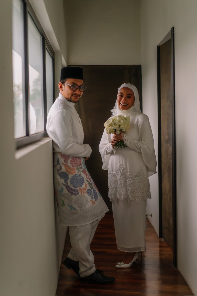 iHX_Production's tweet photo. Trying something different with darker tone,

Potraiture session at garden is too mainstream,
Might as well do it inside the house!

Solemnization of Amirah &amp; Faiq

Reach us at https://t.co/rjQXmW5PMF https://t.co/VdSCfcSLbp