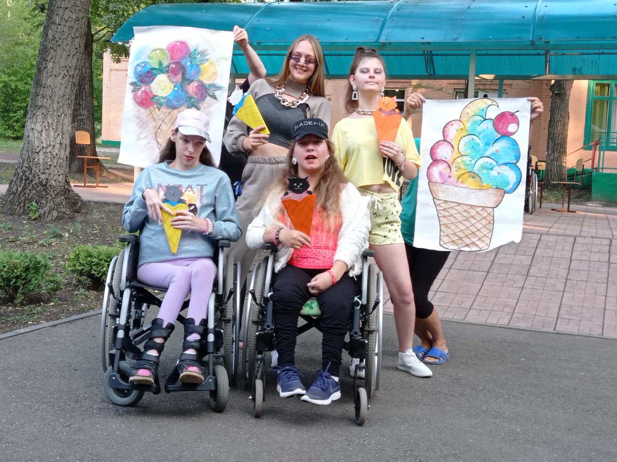 Сейчас в ДОЛ «Волжский Артек» отдыхают дети-инвалиды в сопровождении родителей! Уникальный лагерь!!!Замечательный микроклимат, созданный силами Администрации и всего персонала! Дети с ОВЗ вместе  с обычными сверстниками!! Спасибо за отдых! <a href="/opekasamara/">Департамент опеки Администрации Самары</a> <a href="/minsoc_samara/">Минсоцдемографии Самарской области</a>