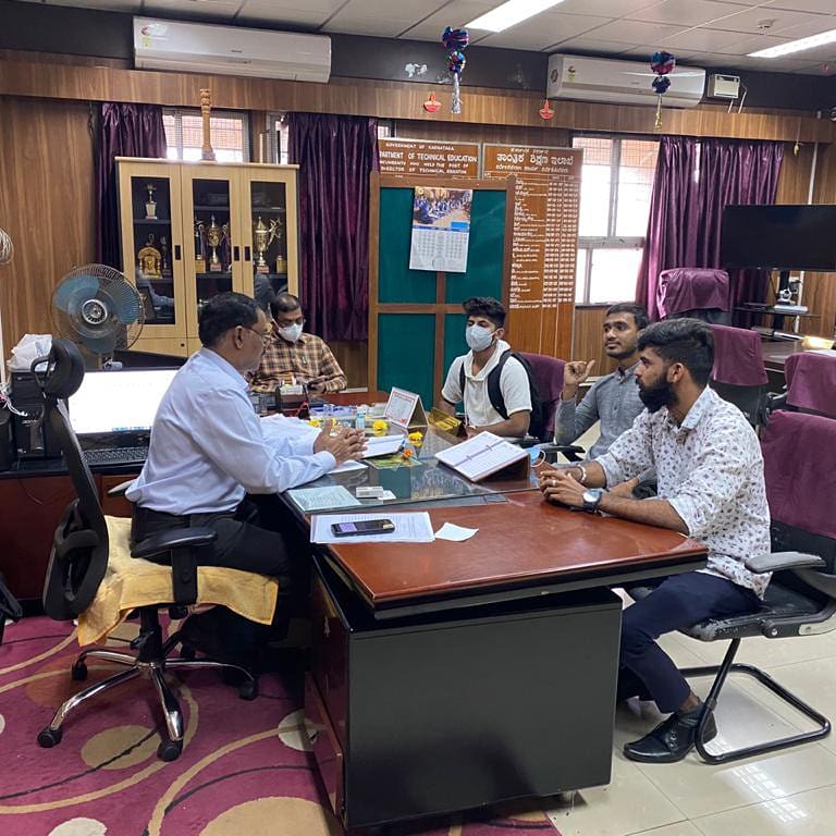 anvith_kateel's tweet photo. Myself along with @MANISH_G_RAJ &amp; @rahul_naidu_ met the director of Department of technical Education to give a strong Representation regarding the promotion of odd Sem for Diploma students.

Also Had a brief Discussion along with students Regarding the Issue’s. https://t.co/jRa0ctHFta