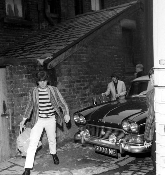 Superstar_Cars's tweet image. #ThrowbackThursday to this week in 1964, when #TheBeatles snuck in through the back door of the ABC Theatre to take the stage for ITV’s Blackpool Night Out. 

📷 Mirrorpix / ABC