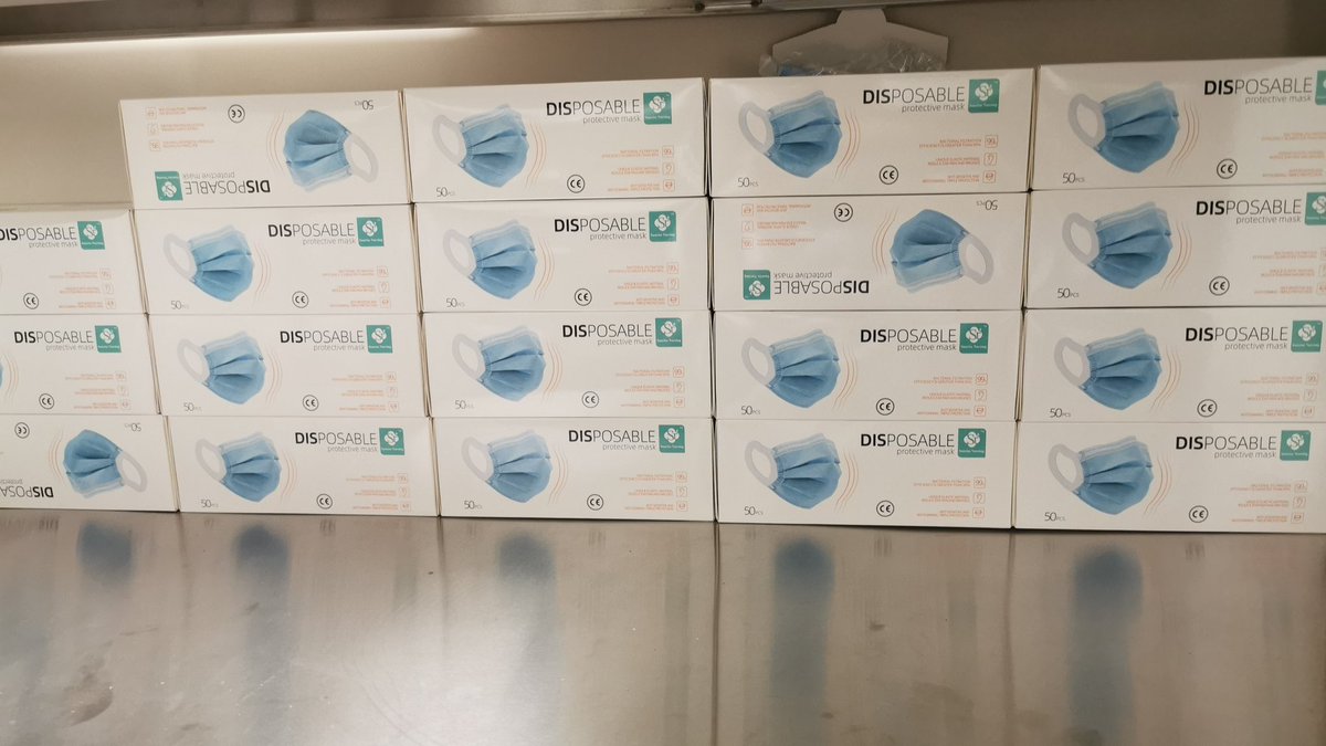 TheEarthkin's tweet photo. Wenn ihr euch fragt, wo die ganzen Masken vom Deal von #Spahn sind... Haben wir gratis zugeteilt bekommen.

Arbeite bei Dominos mit vllt 70 Mitarbeitern. Wir brauchen diese Menge nicht und haben sie nicht bestellt. https://t.co/795ZDel8Wz