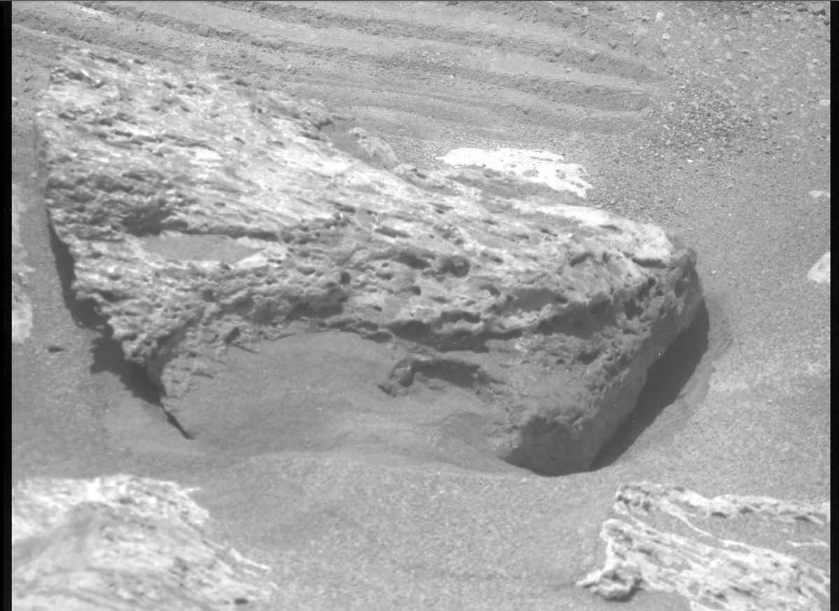 MarsMissionImgs's tweet photo. #PerseveranceRover image taken on #Sol130 at 11:25:48.363 AM with #MastcamZ #Mars #NASA #Space https://t.co/TiLwCf9GWt