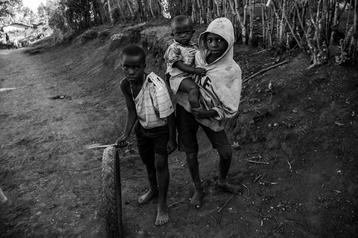 ymefilmz's tweet photo. As an upcoming photojournalist, these are some of the photographs in my next project. #CreativeYear3 https://t.co/EMRerUG5DC