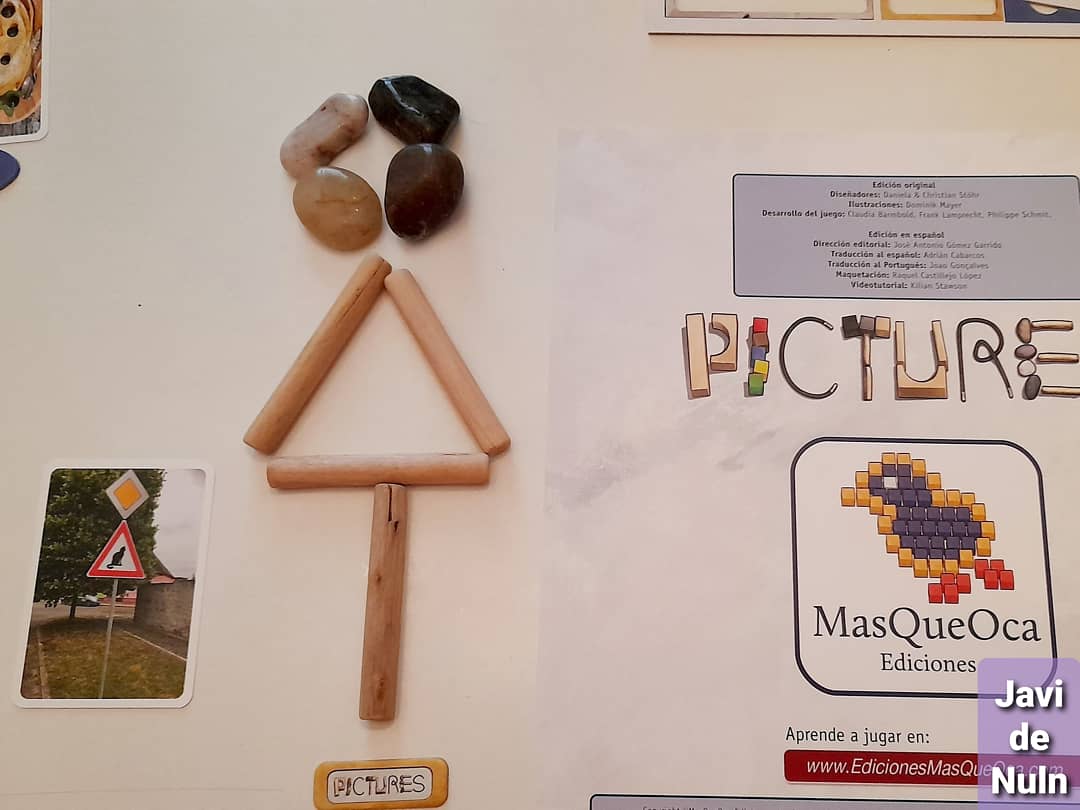 Javi_de_Nuln's tweet photo. Sesión de juegos el domingo con los sobrinos. Se jugó al #Dixit y al #SmallWord, pero el que triunfó fue el #Pictures de @MasQueOca
Más información en mi Instagram:
https://t.co/PPrjaYB89Q
Y en la Web de https://t.co/qIPHpW5gBr:
https://t.co/vIn7VbnYJ4
#juegosdemesa
#party https://t.co/EpR2MFLAgZ