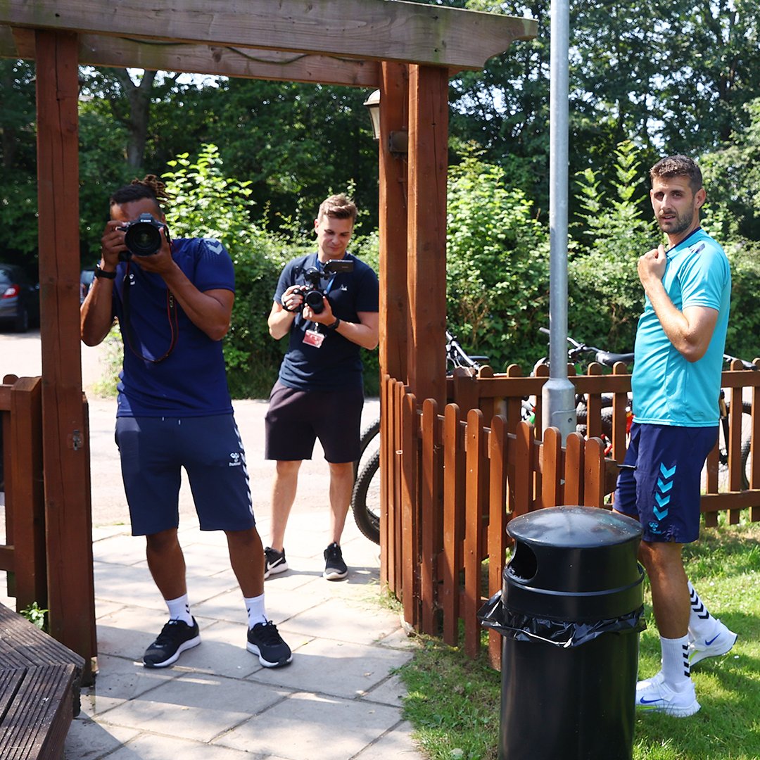 The setup:                   The shot: