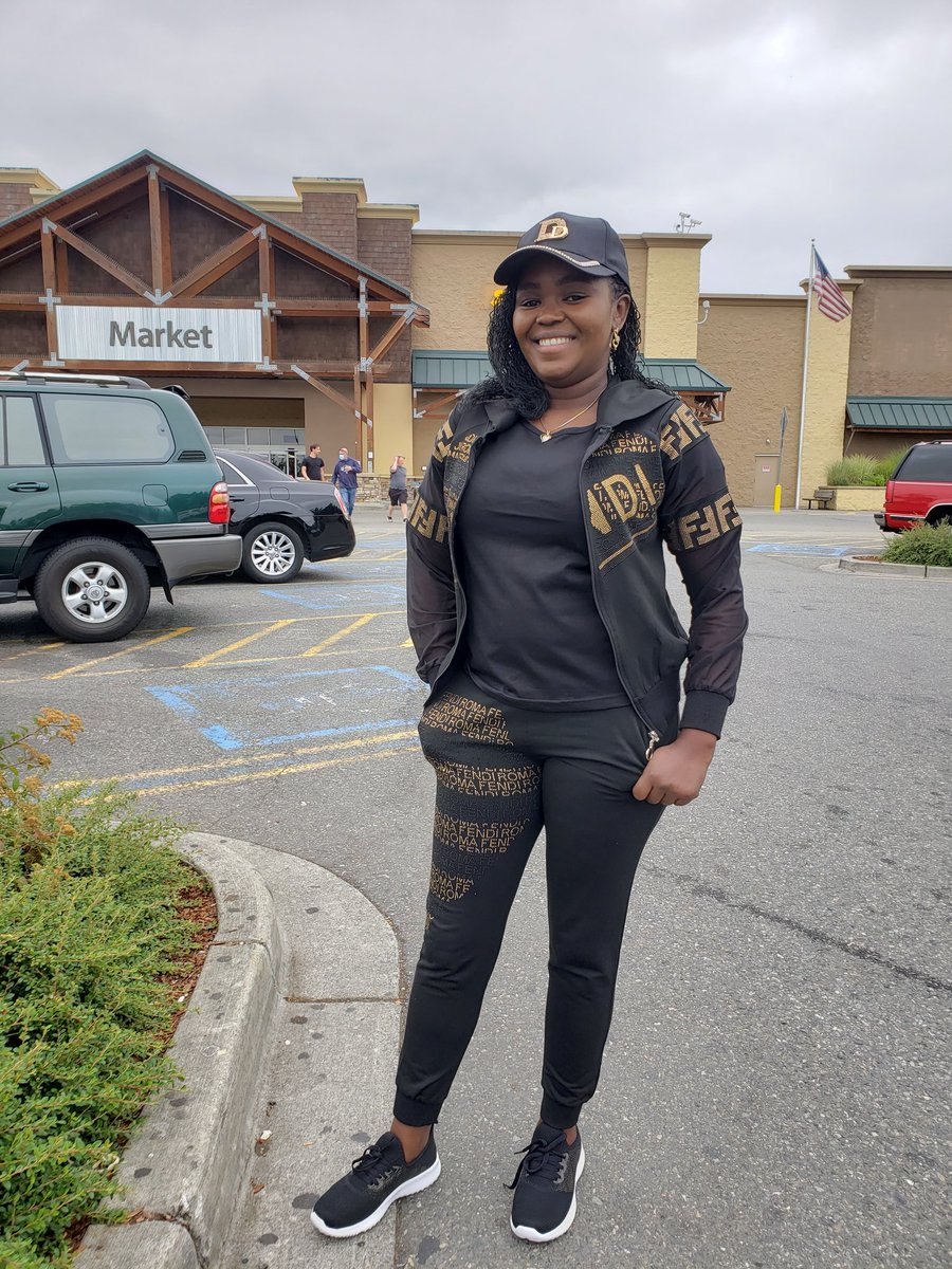 itsShiruWaGp's tweet photo. Vacation tu! Kidogo here in Portland 🇺🇸 .. Thank You for all the congratulatory Messages, Blogs and Calls.  Am Humbled by God's Doings. My Media Friends Interviews tufanye when I'm back in Kenya Tukikataa Keki 🙈🤗 God bless you! 🙏🏾 Ngai Ni Mwaki 

#Shiruwagp #No1Female #Kenya https://t.co/GVe1vzYg5U