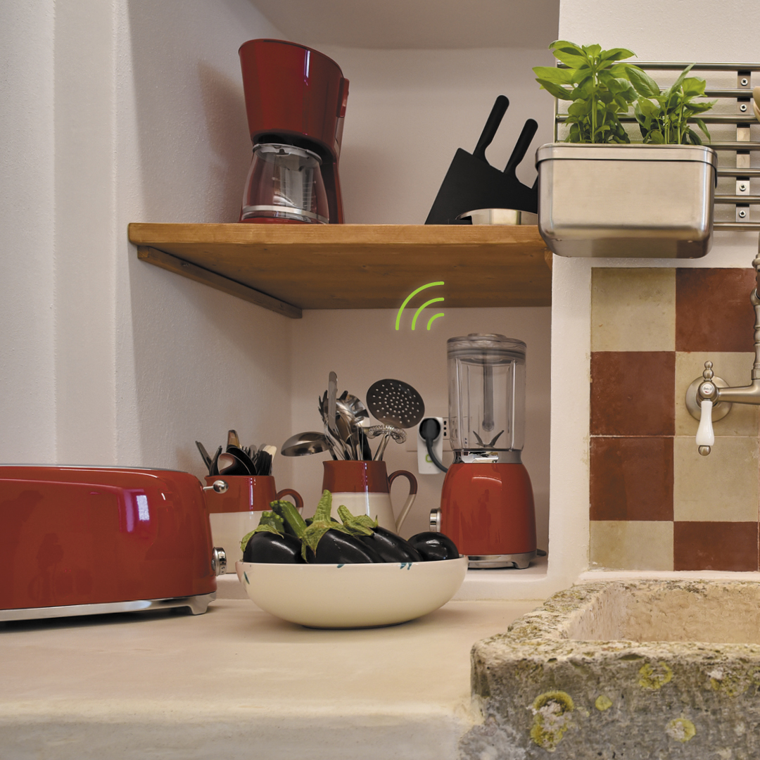 vimar_com's tweet photo. Prese e adattatori smart Vimar: per elettrodomestici e lampade intelligenti! Gestisci tutto in modo semplice e dinamico con l’app View Product o tramite assistente vocale! 
Scopri di più → https://t.co/DtLogOpzxh https://t.co/8eOqyueuue
