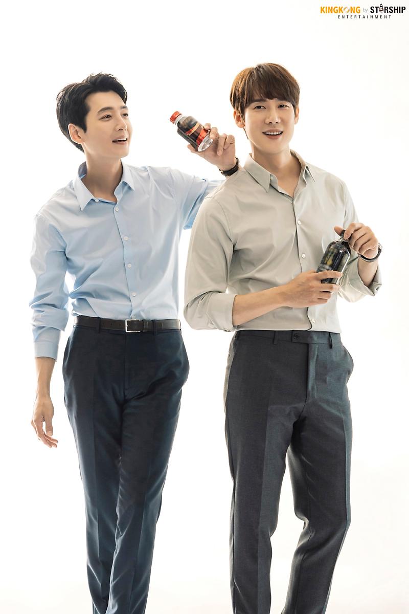JstarSkylar's tweet photo. 22 July🌹Some unreleased photos from #YooYeonSeok entertainment during the Cantata Coffee Ad with #jungkyungho 😉 omg... They longgg legs tho 💖
#정경호 #유연석 
https://t.co/HUtuhDtA80 https://t.co/t78FUNW2rU