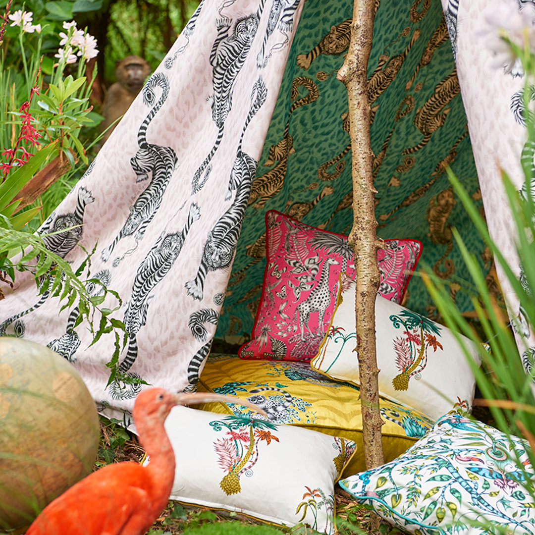 Curtaincraft's tweet photo. Embrace the outdoors for summer with maximalist cushions and mythical patterns with the Emma J Shipley Animalia collection from Clarke & Clarke. Sumptuous velvets and luxury satins add a glamorous touch to any space!
#clarkeandclarke #emmajshipley #interiordesign #homedesign https://t.co/6vXkPnPtlG