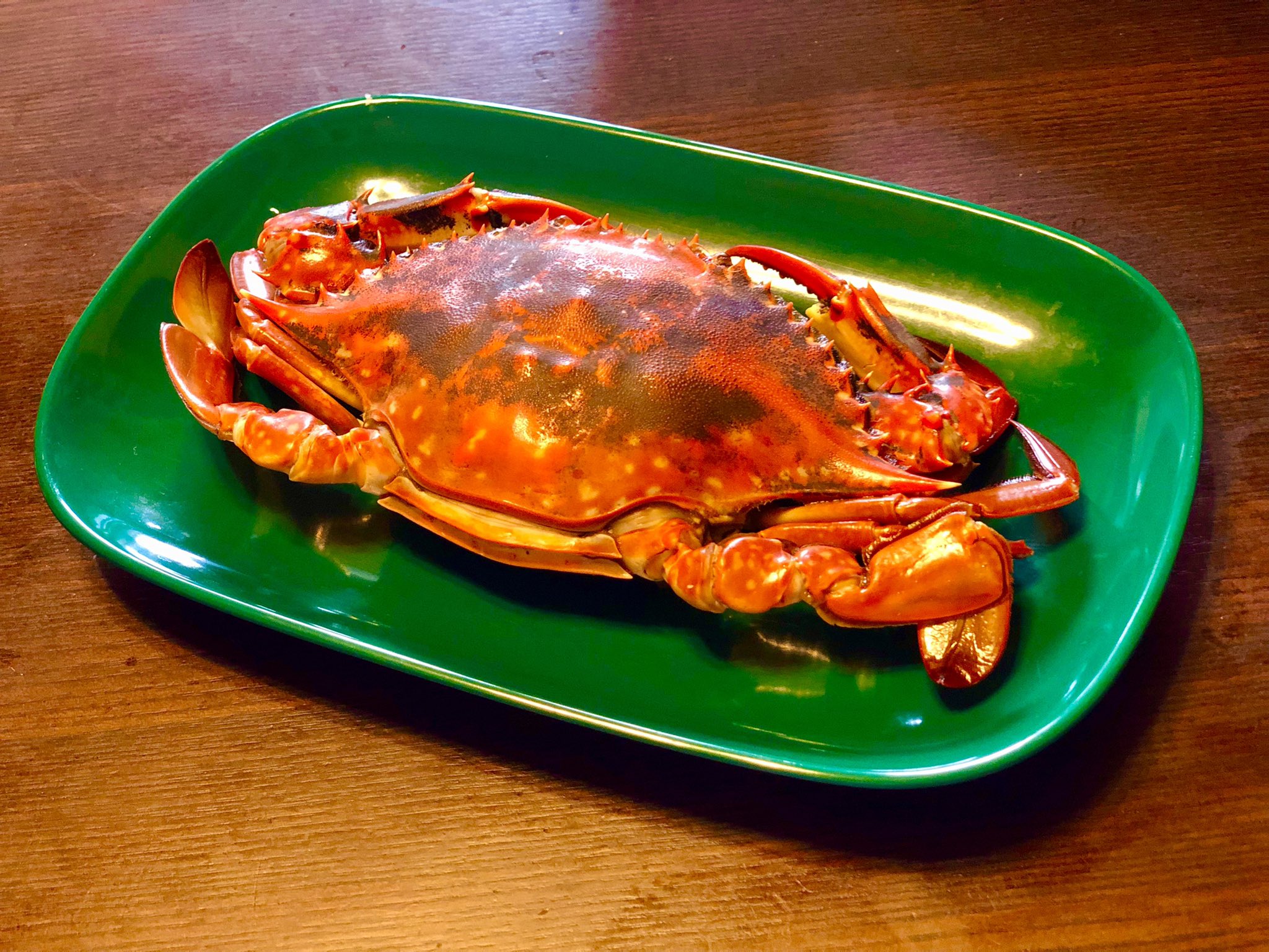 平田れみ 急遽お休みなったので家で蟹茹でた 350円で買えるしあわせ いいね 明日も頑張る為にまったり と言いつつbgmはマキシマムザホルモン T Co V4ap6kztwq Twitter