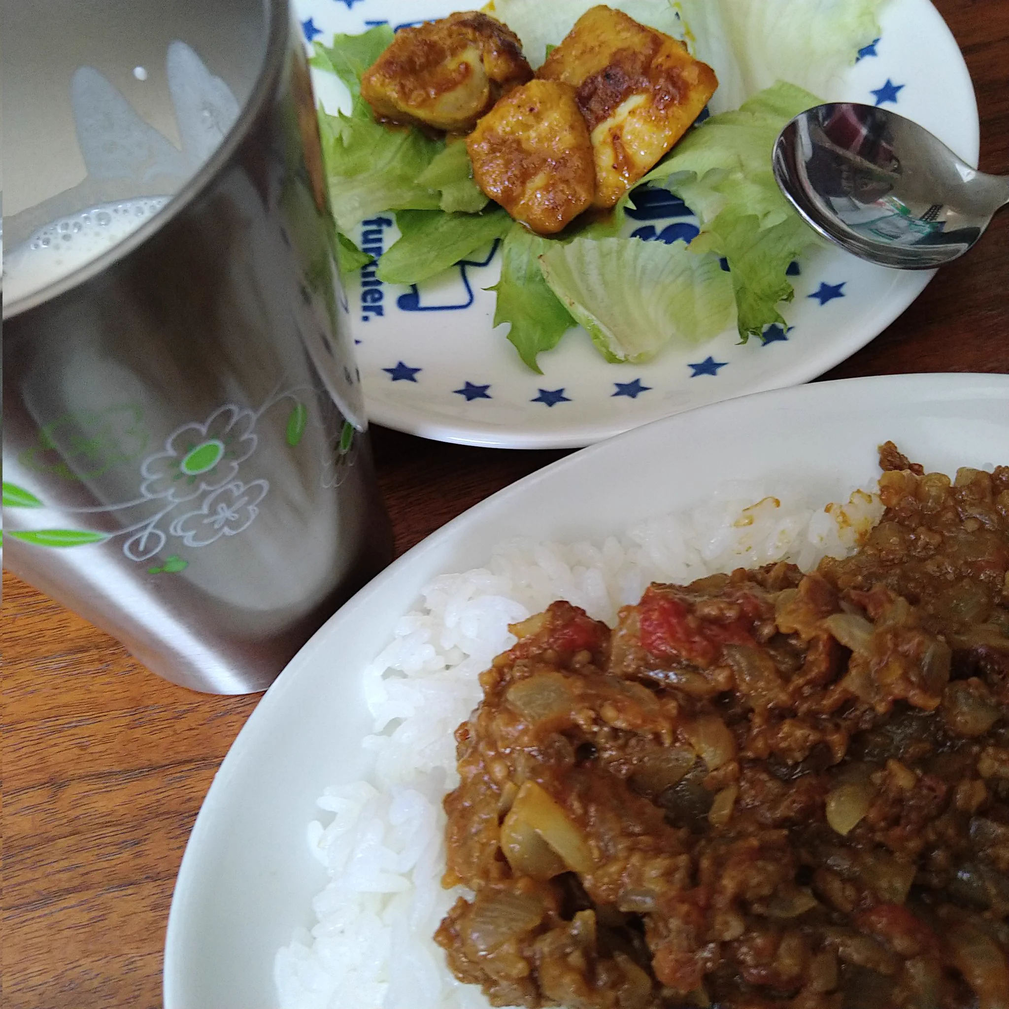 @HG7654321 キーマカレー
タンドリーチキン
ラッシー
どれも美味し〜！この三点セットめっちゃ合う！ 
