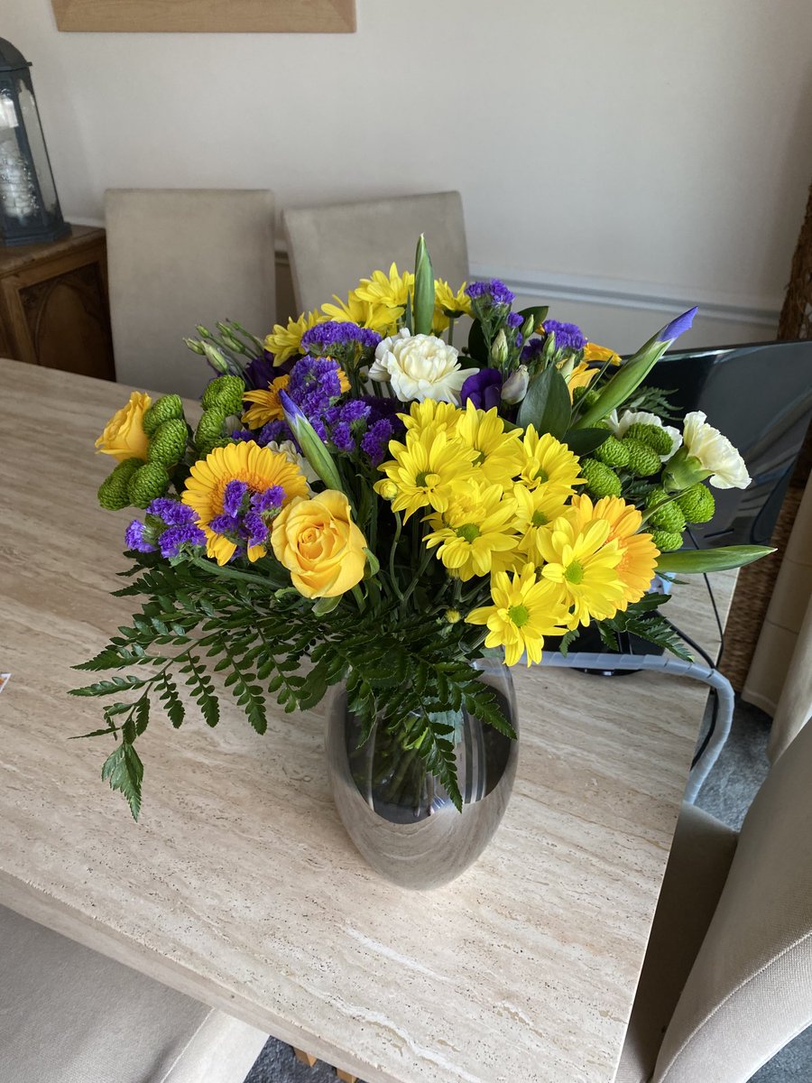 What a lovely surprise today when a beautiful bouquet was delivered. At first I thought it was from him indoors, but it was a #randomactofkindness from ⁦⁦<a href="/birkettlong/">Birkett Long LLP</a>⁩ to celebrate a milestone birthday thank you 😊 #BLTwoHundred ⁦<a href="/SuffolkDirector/">Suffolk Director Mag</a>⁩