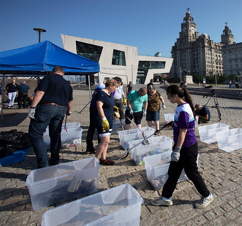 Thames21's tweet photo. Volunteers sorted litter today to launch #PlasticFreeMersey, a project with @MerseyRivers and others to identify common litter types on the River Mersey catchment. You can sign up for citizen science training, or register an interest, on our website https://t.co/m4hDpeL0gO https://t.co/I7a2fkvBIw