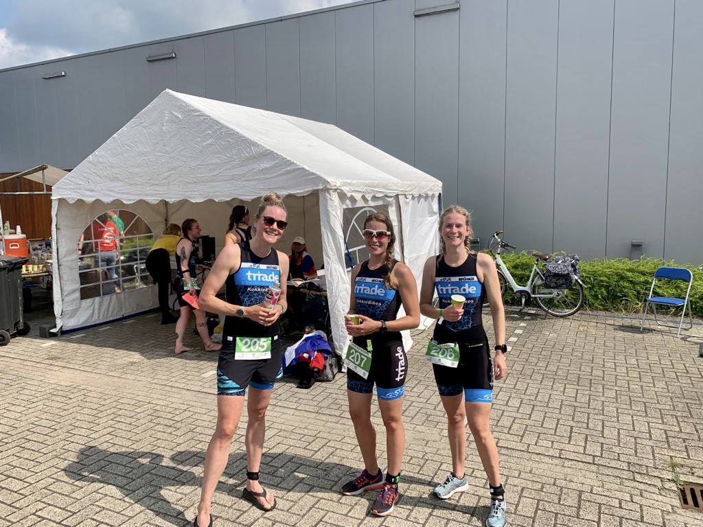 In de 2e Divisie startten voor Triade de dames Janneke, Sarah-Lynn en Martine voor een sprint triathlon in Klazienaveen. Het team werd 12e.