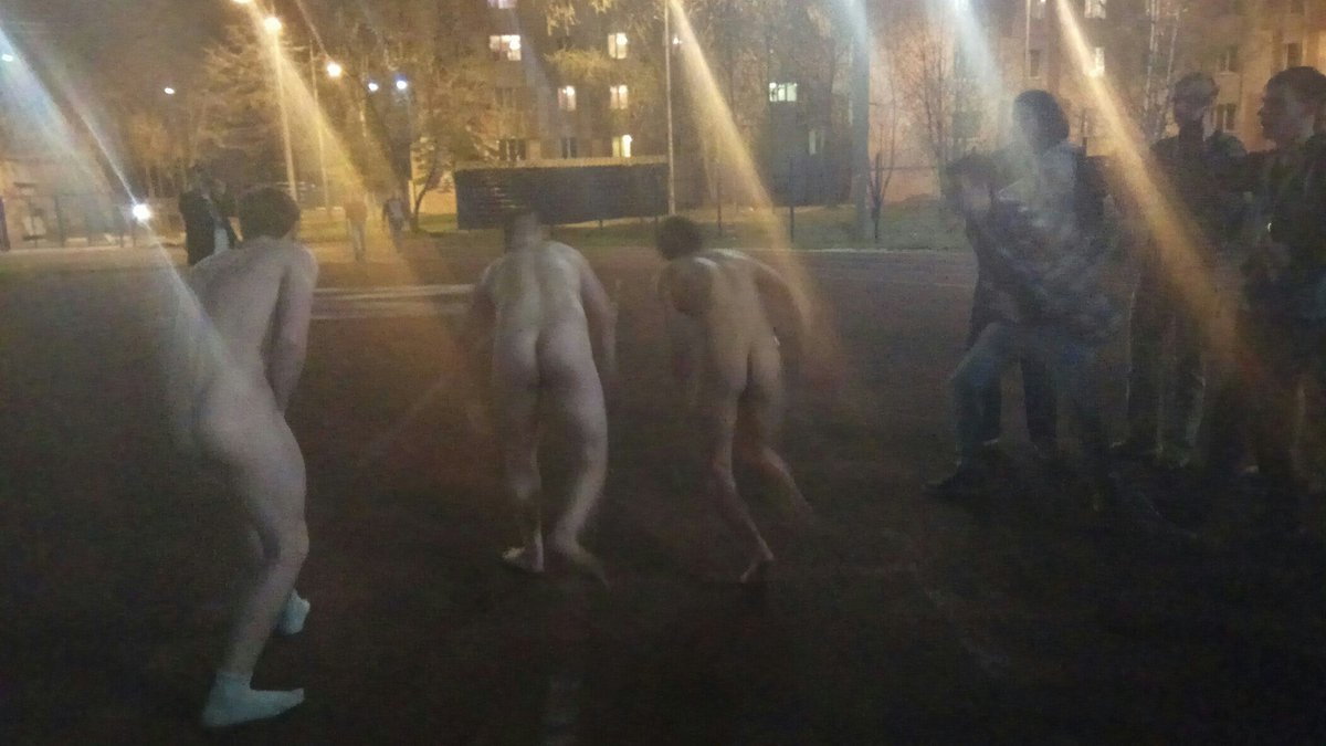 Это я 4 года назад выигрываю голый забег на днях физика МФТИ в Долгопе. В правильный день жопу выложил?