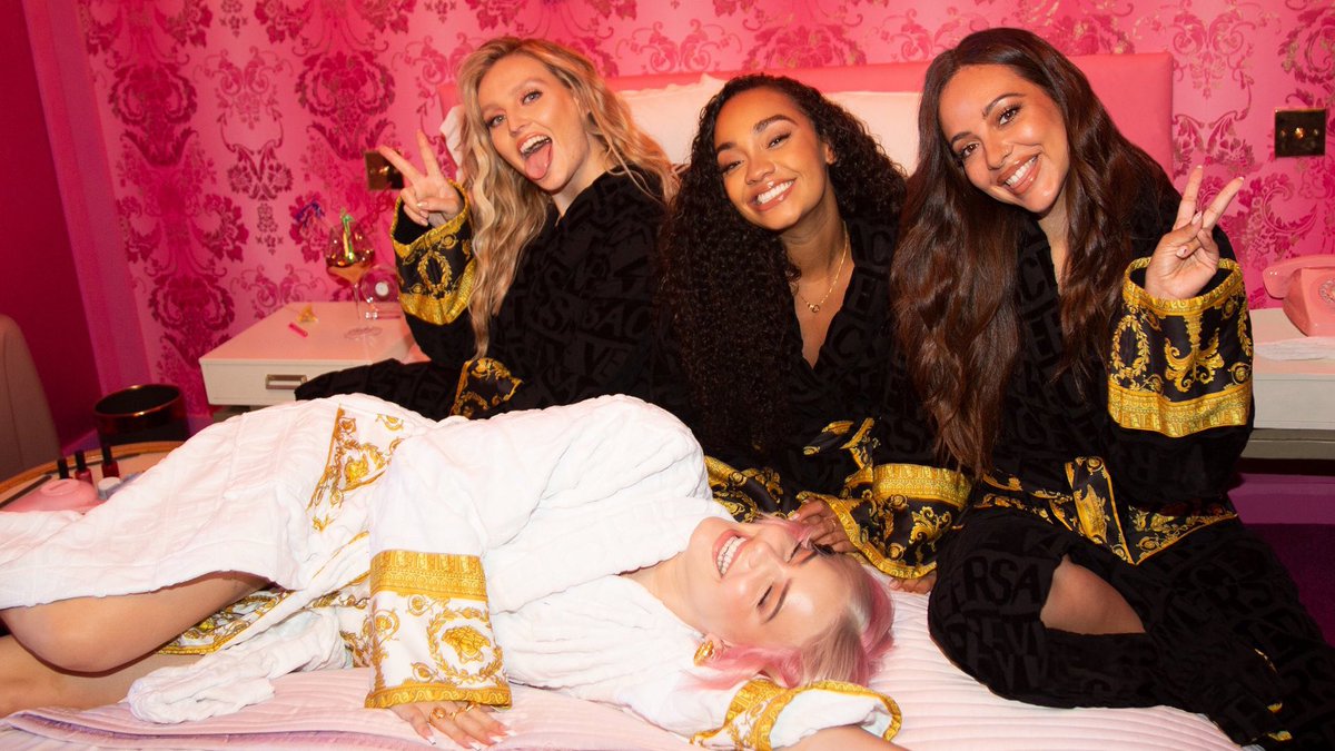 LittleMix_Kr's tweet image. ❣️ 리틀믹스와 앤마리의 콜라보 곡 ‘Kiss My (Uh-Oh)’ 원래 앤마리의 솔로곡으로 녹음했는데 리틀믹스와 잘 어울릴 것 같다는 생각이 들어 리앤에게 보냈고, 리틀믹스도 곡이 마음에 들어 콜라보를 하게 되었다고 합니다. 

#LittleMix #KissMy